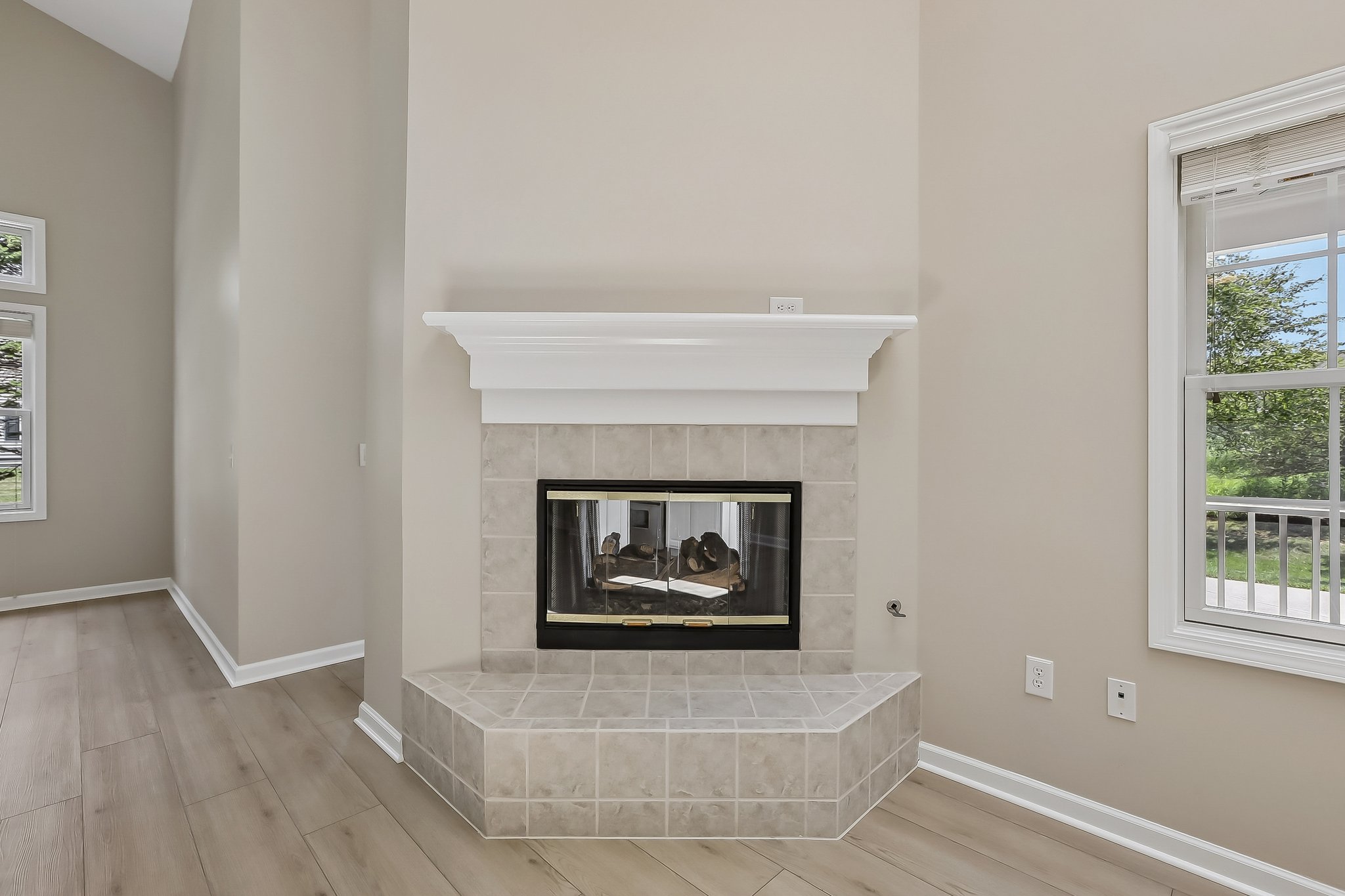 Monmouth Dr-S1507-009.jpg