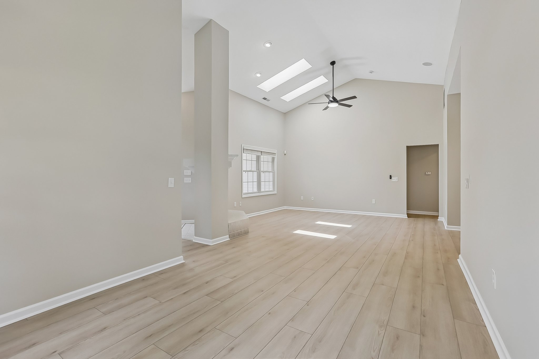 Monmouth Dr-S1507-013.jpg