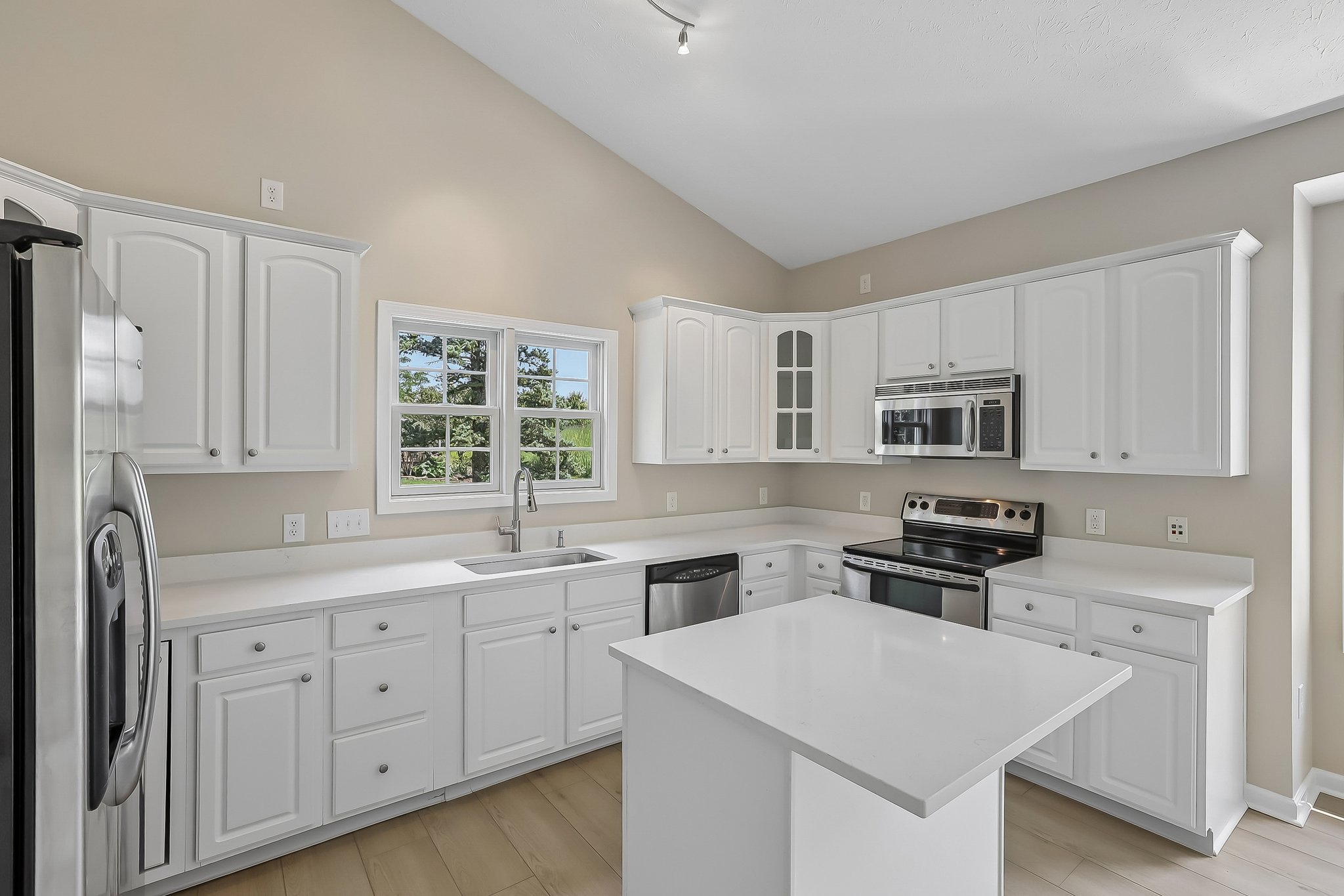Monmouth Dr-S1507-014.jpg