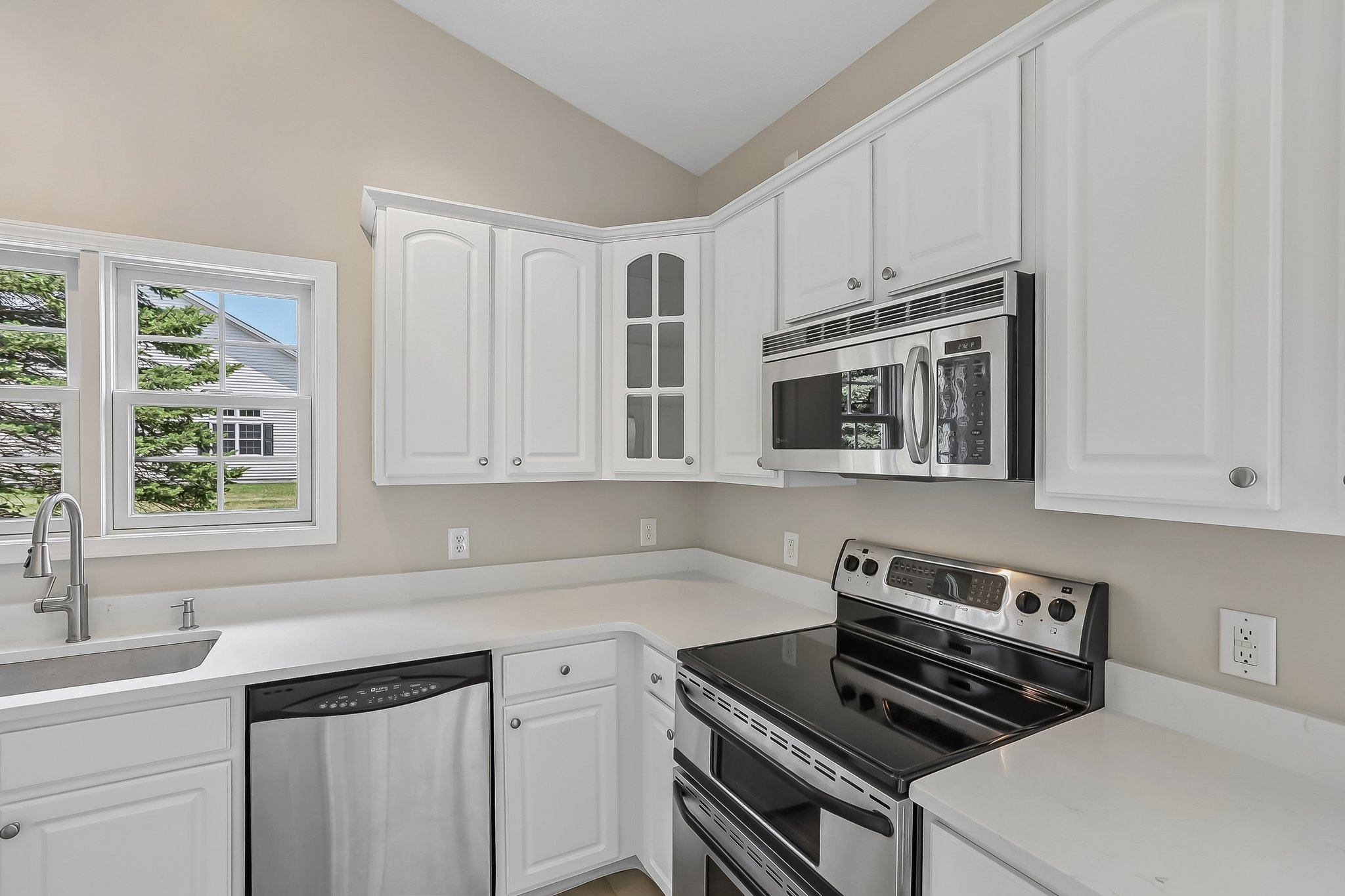 Monmouth Dr-S1507-016.jpg