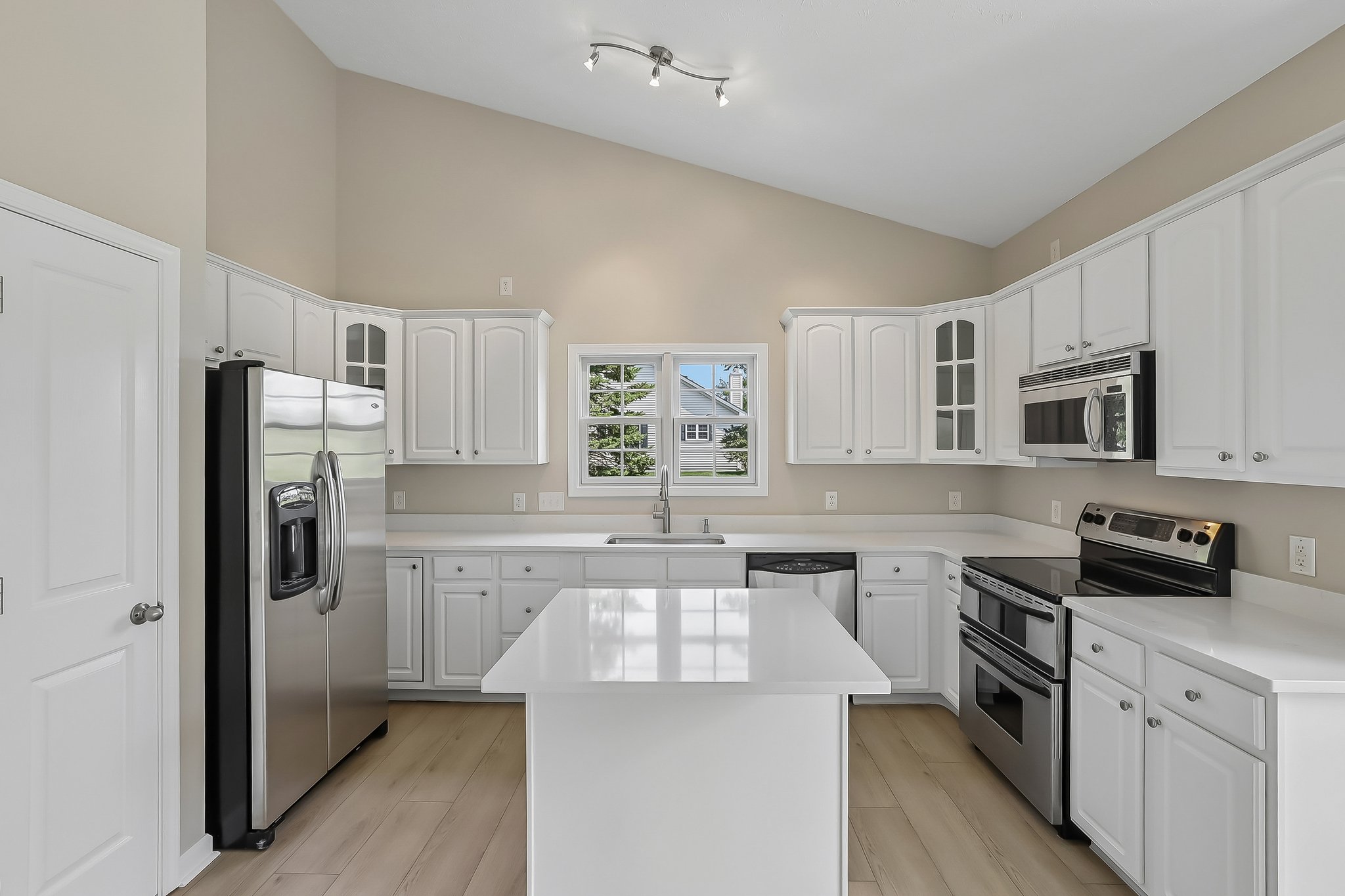Monmouth Dr-S1507-018.jpg