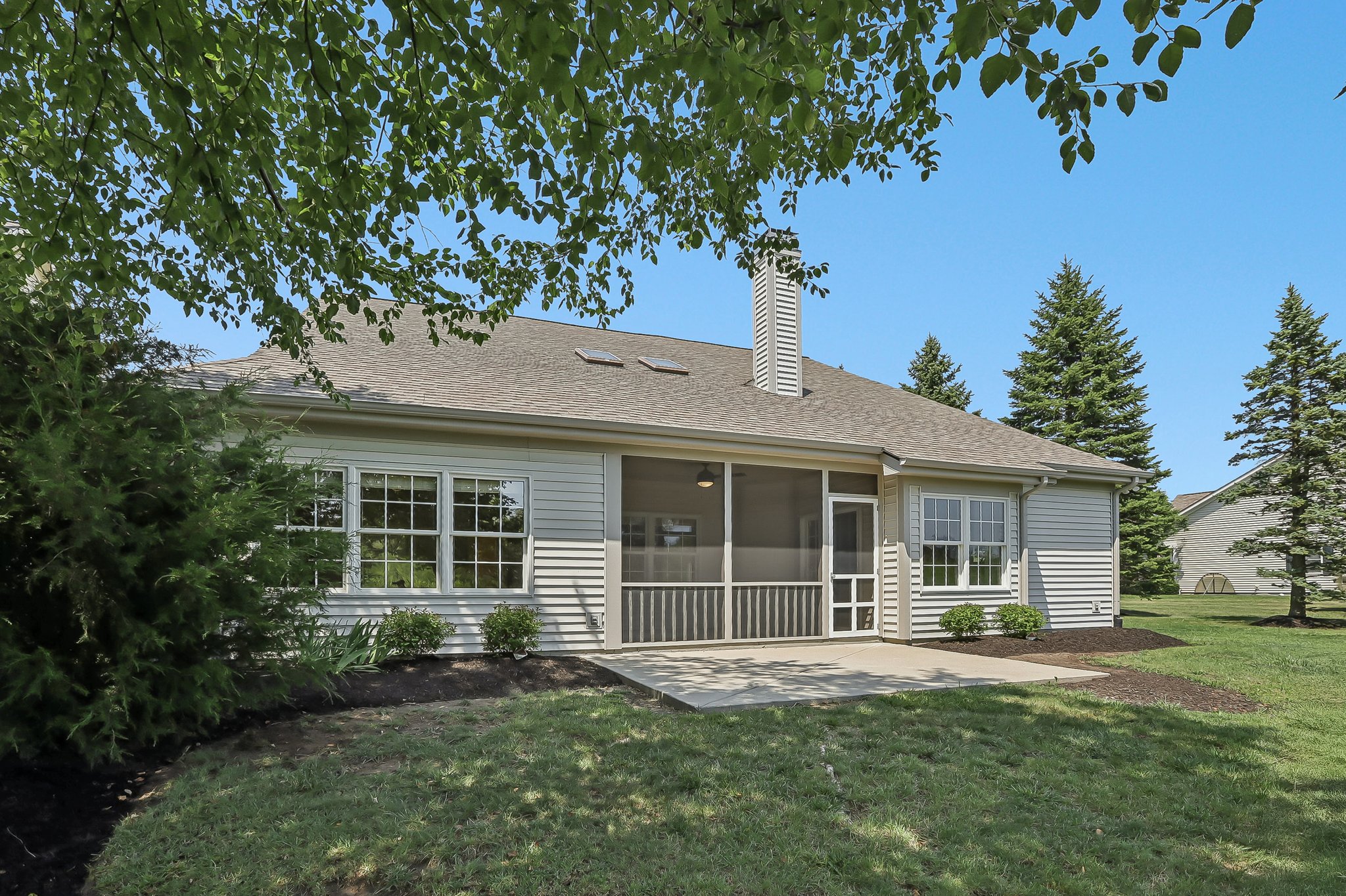 Monmouth Dr-S1507-043.jpg
