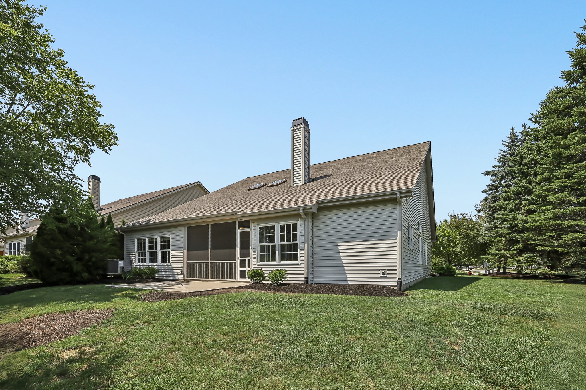 Monmouth Dr-S1507-045.jpg