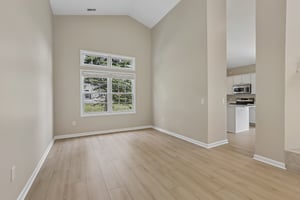 Monmouth Dr-S1507-010.jpg