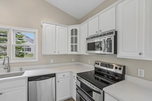 Monmouth Dr-S1507-016.jpg