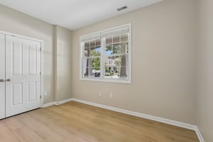 Monmouth Dr-S1507-023.jpg