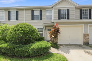 Front Exterior4