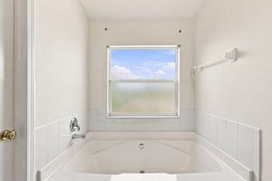 Upper Level Bathroom1b