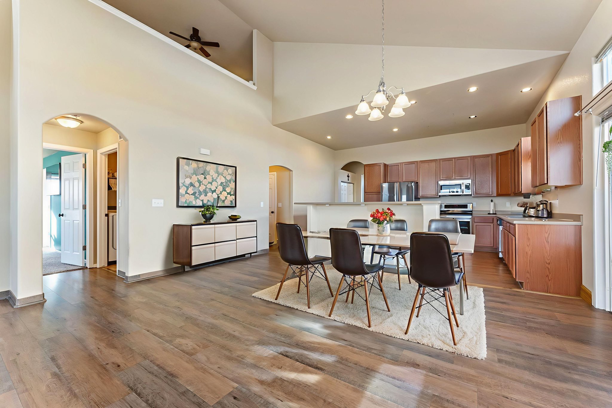 DSC04389 virtually staged.jpeg