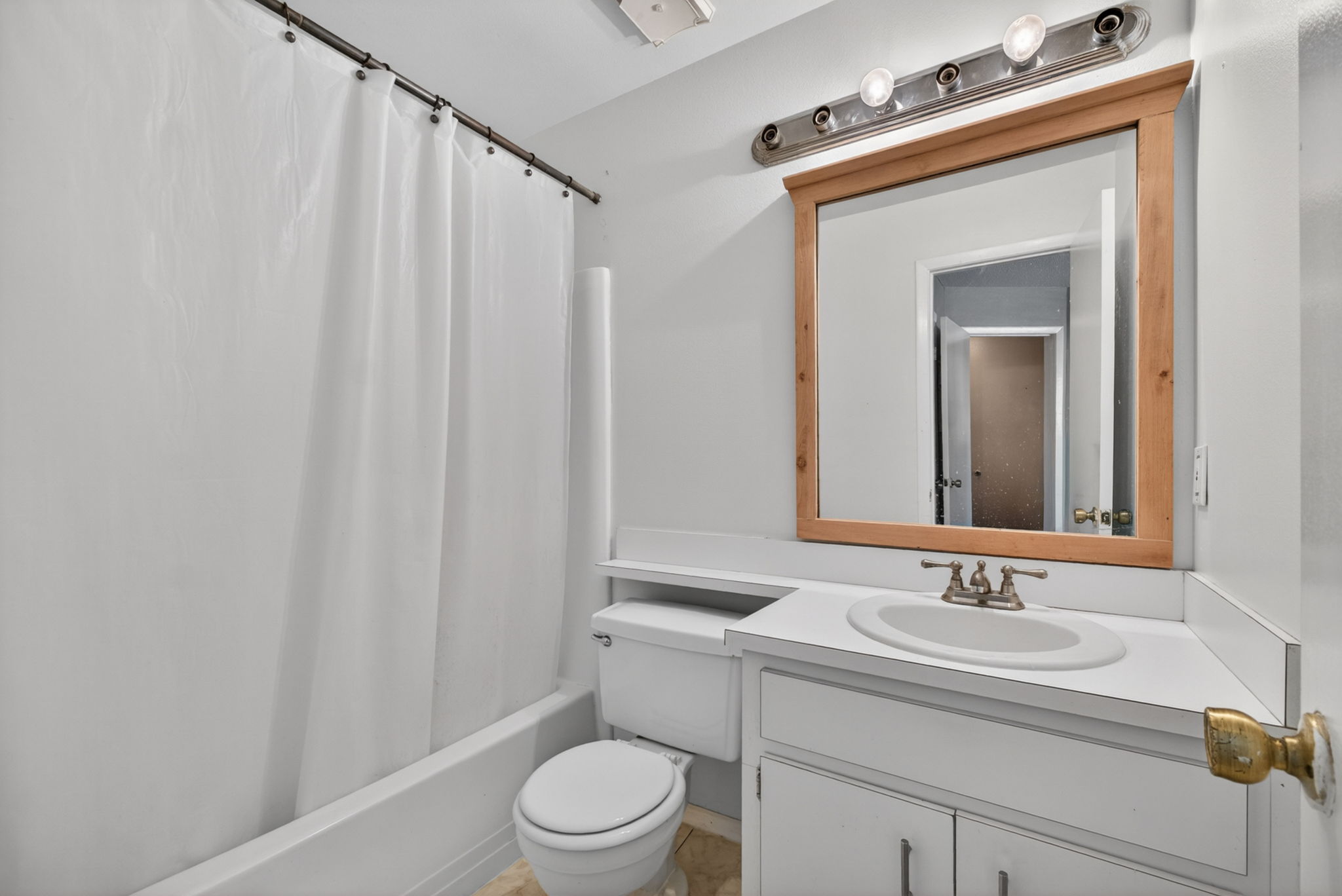  Photo 40