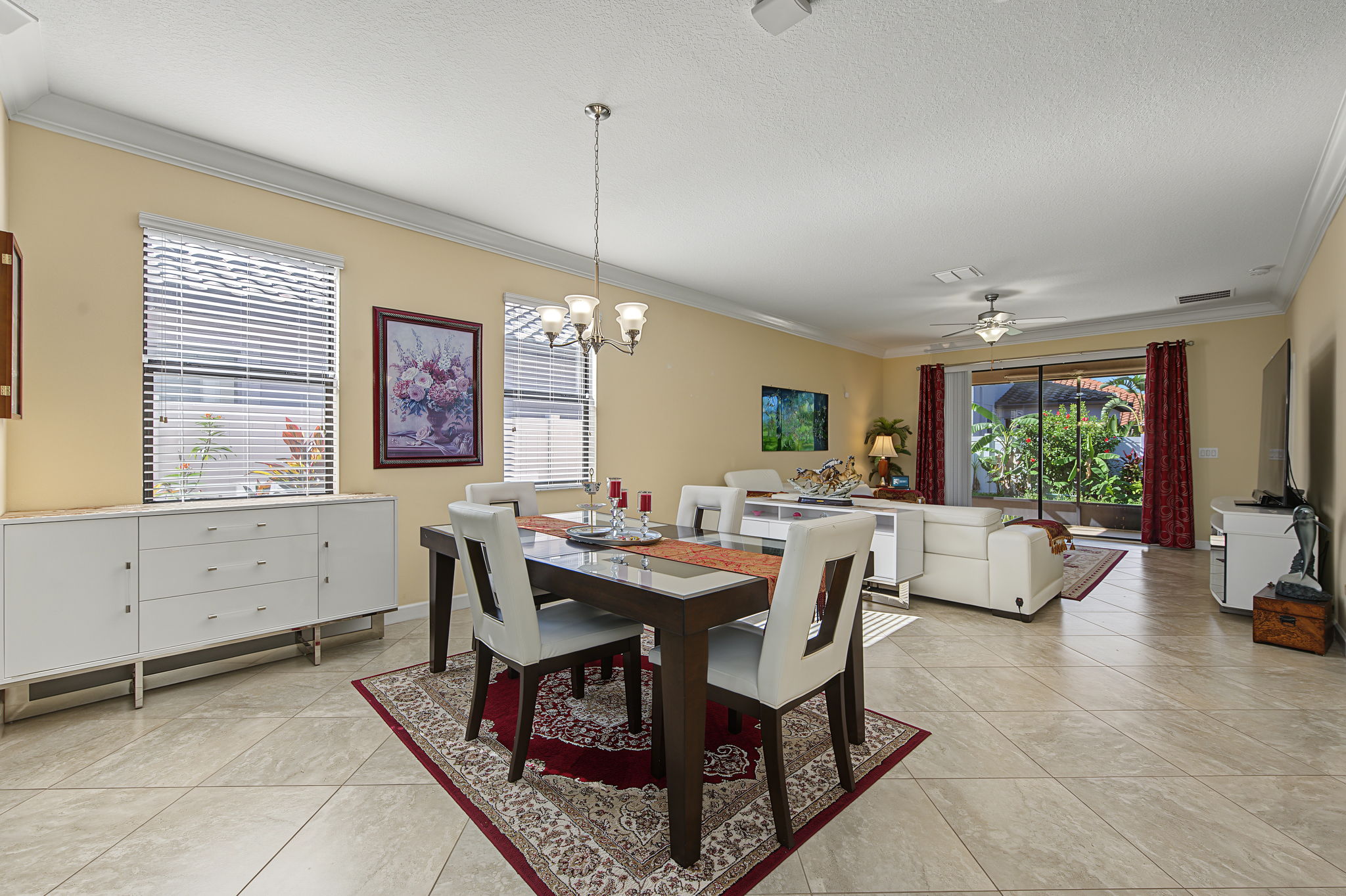 Dining Room4