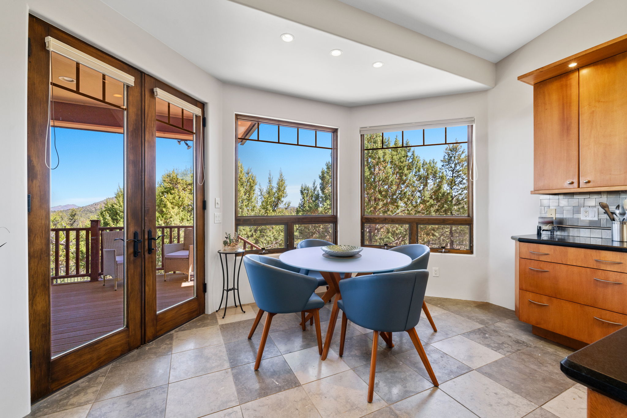 Breakfast Nook (2)