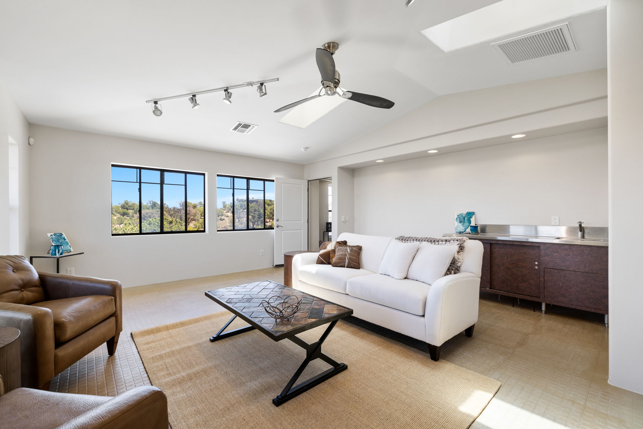 Guest House Living Room (3)