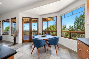Breakfast Nook (1)