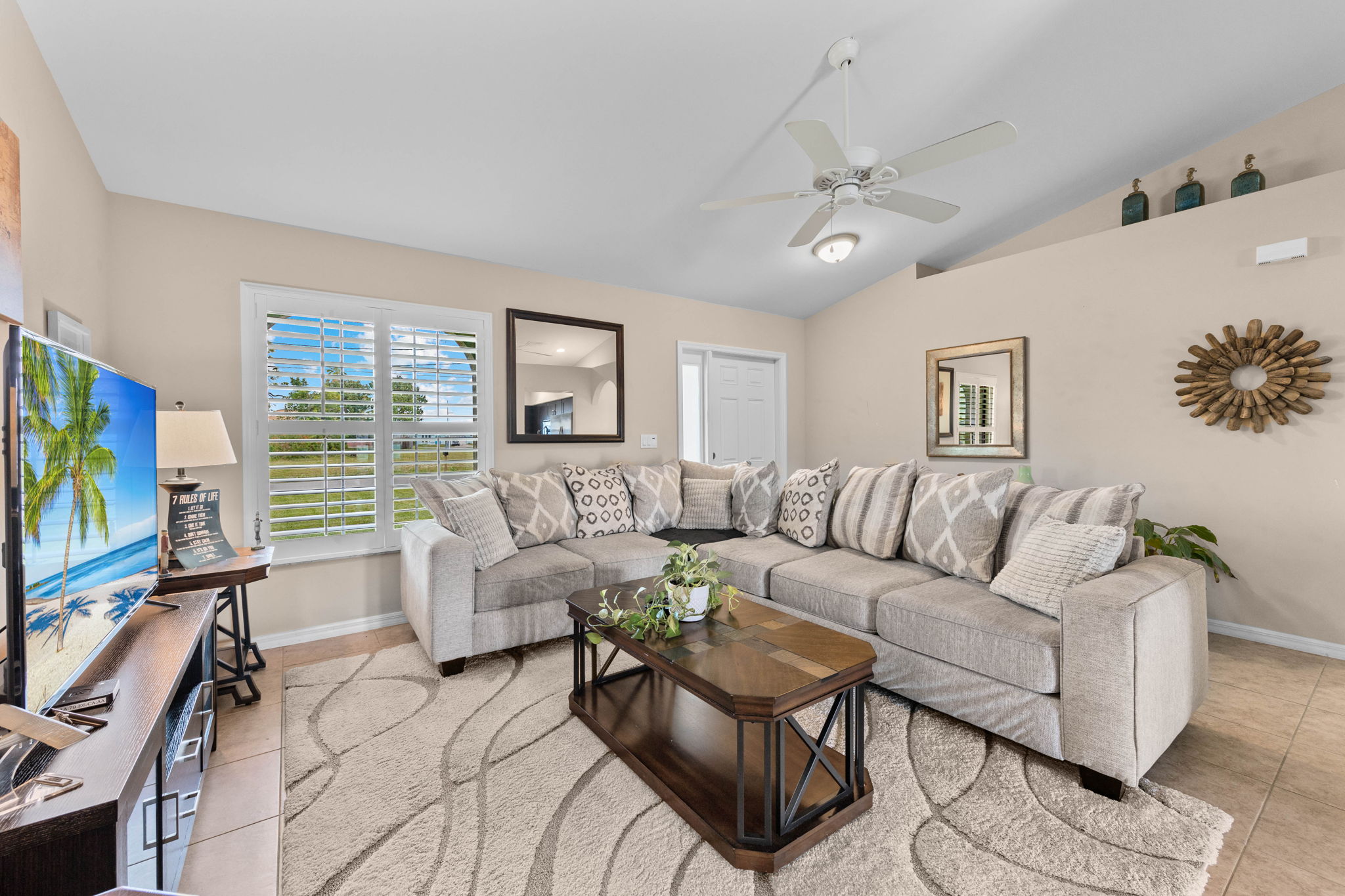 Living Room 3 of 4