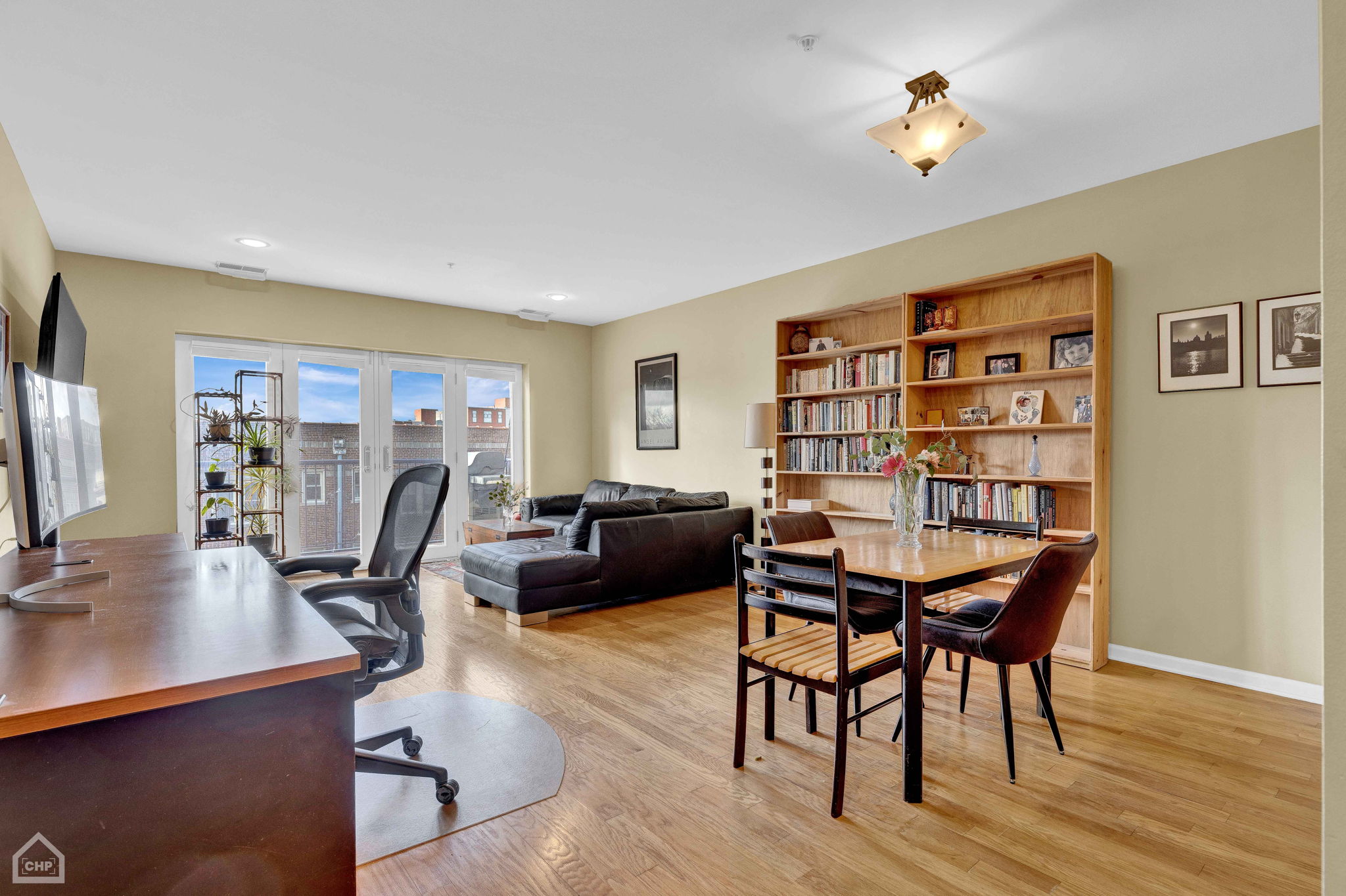 1319 Chicago Ave 404_006