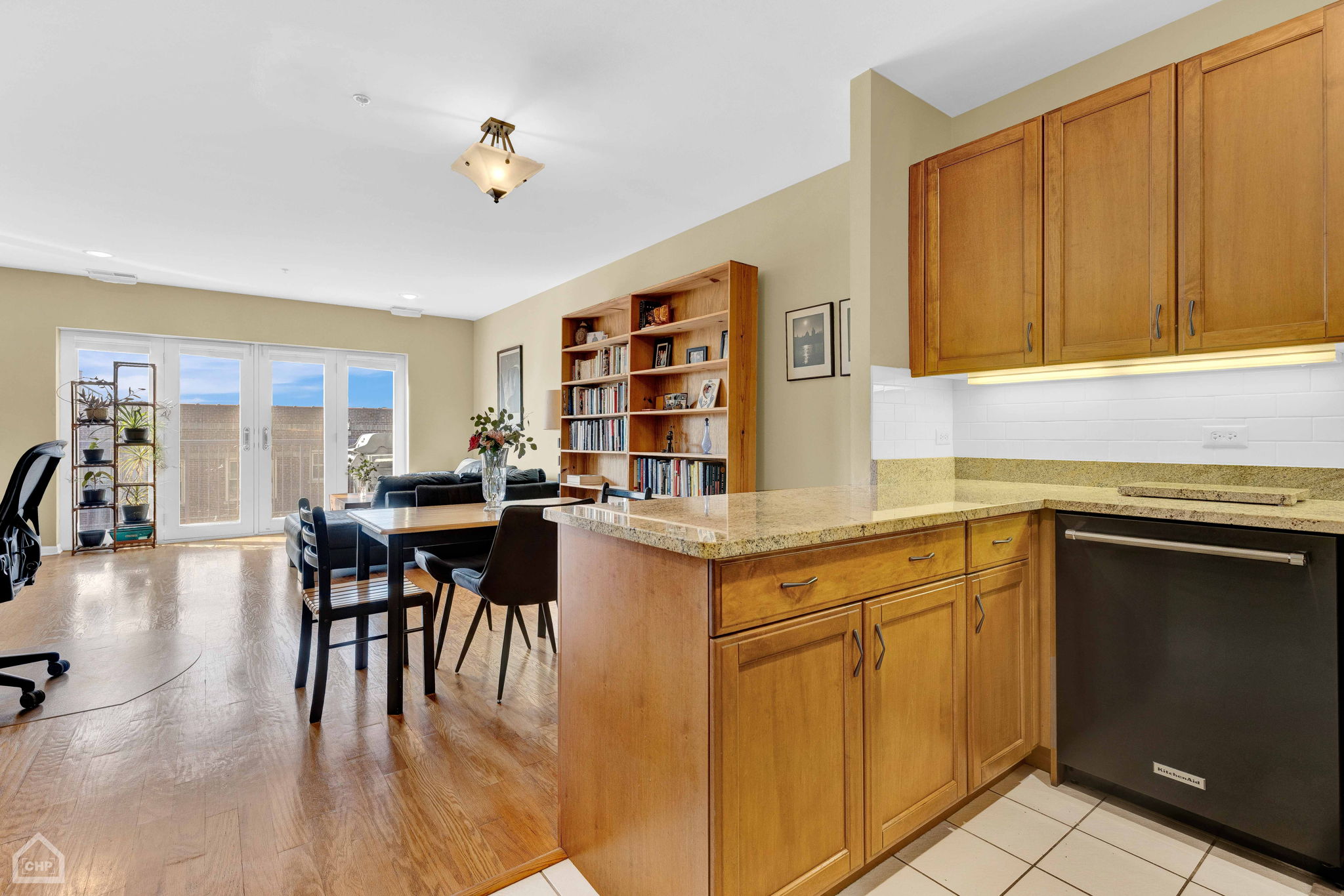 1319 Chicago Ave 404_017