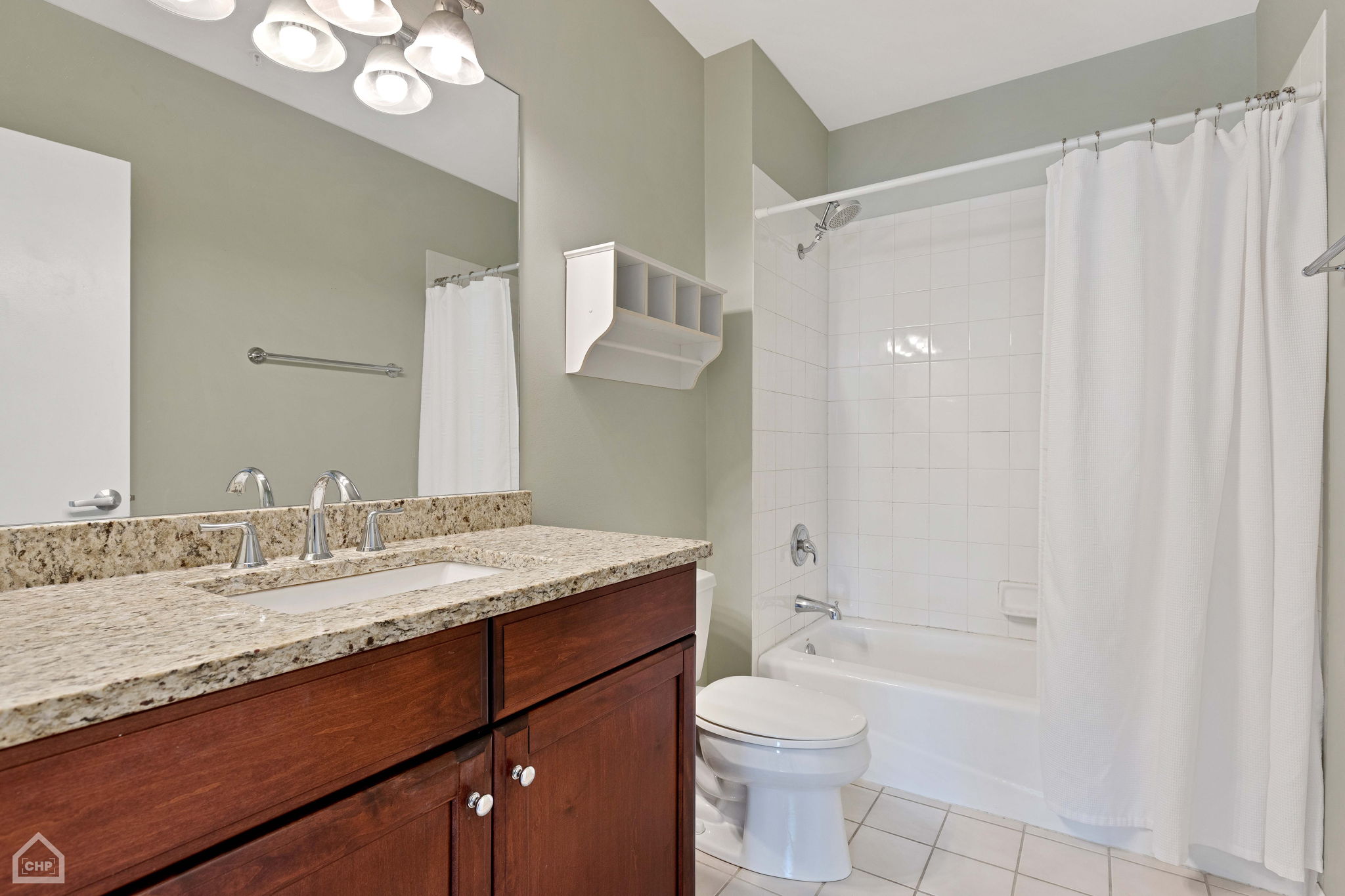 1319 Chicago Ave 404_025
