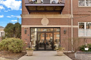 1319 Chicago Ave 404_004