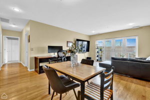 1319 Chicago Ave 404_007