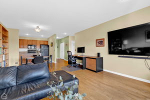 1319 Chicago Ave 404_012
