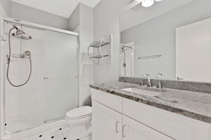 1319 Chicago Ave 404_020