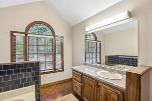 Crumbley Rd-S1106-029.jpg