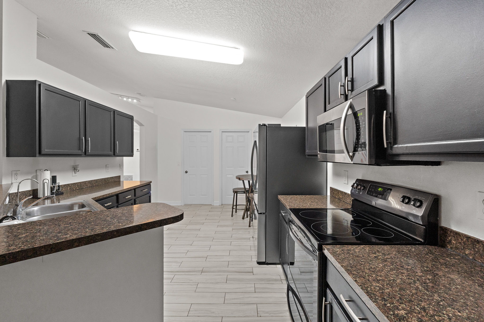  Photo 25