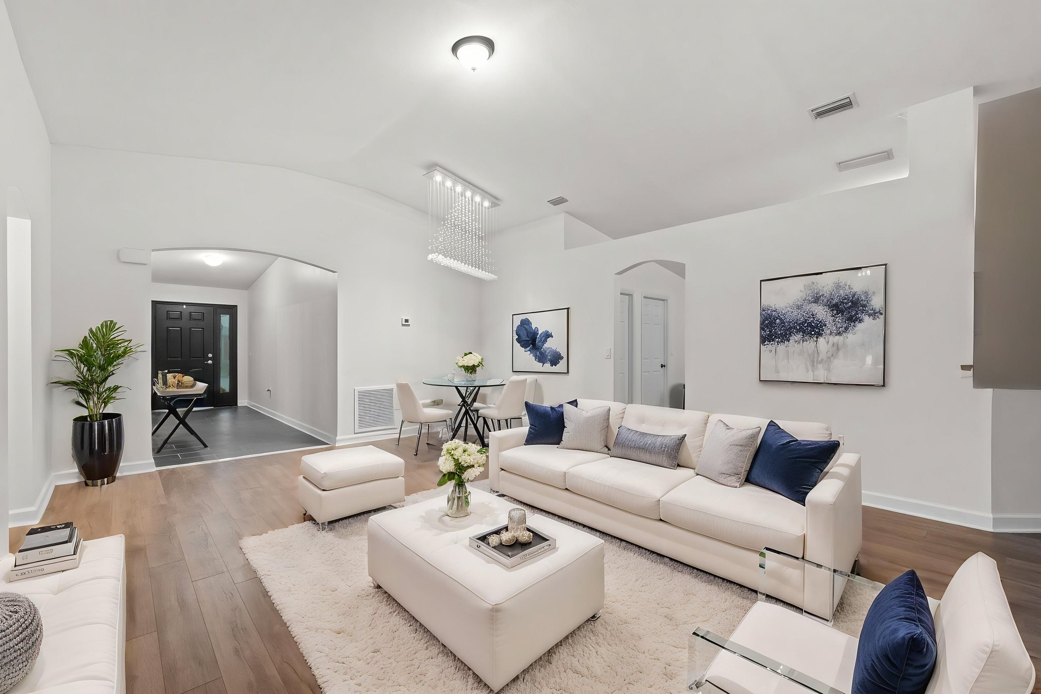 1319 Tarton Way45 virtually staged.jpeg