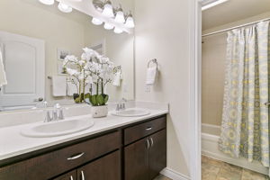 Junior Suite Bathroom