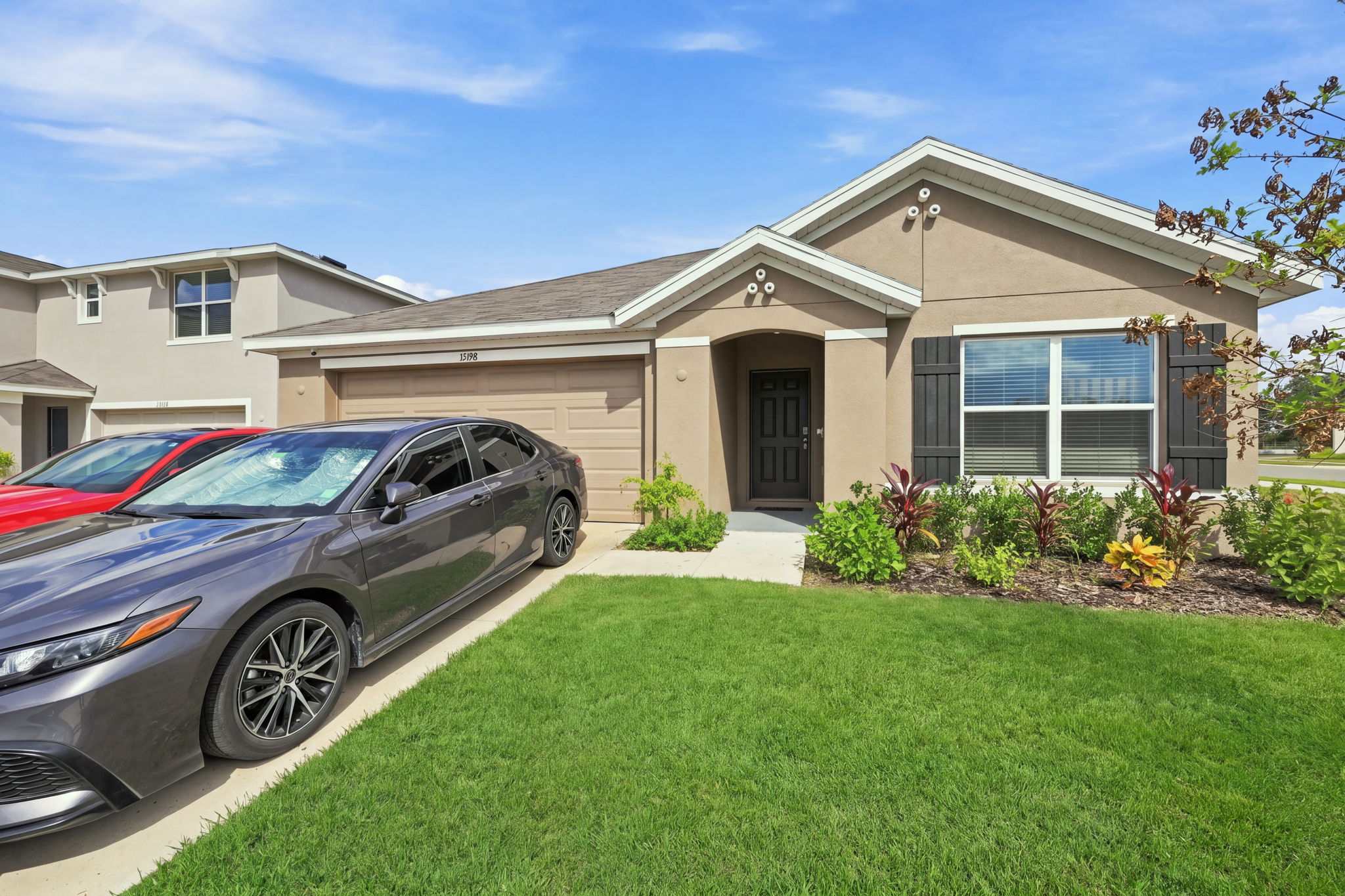 Front Exterior3-e