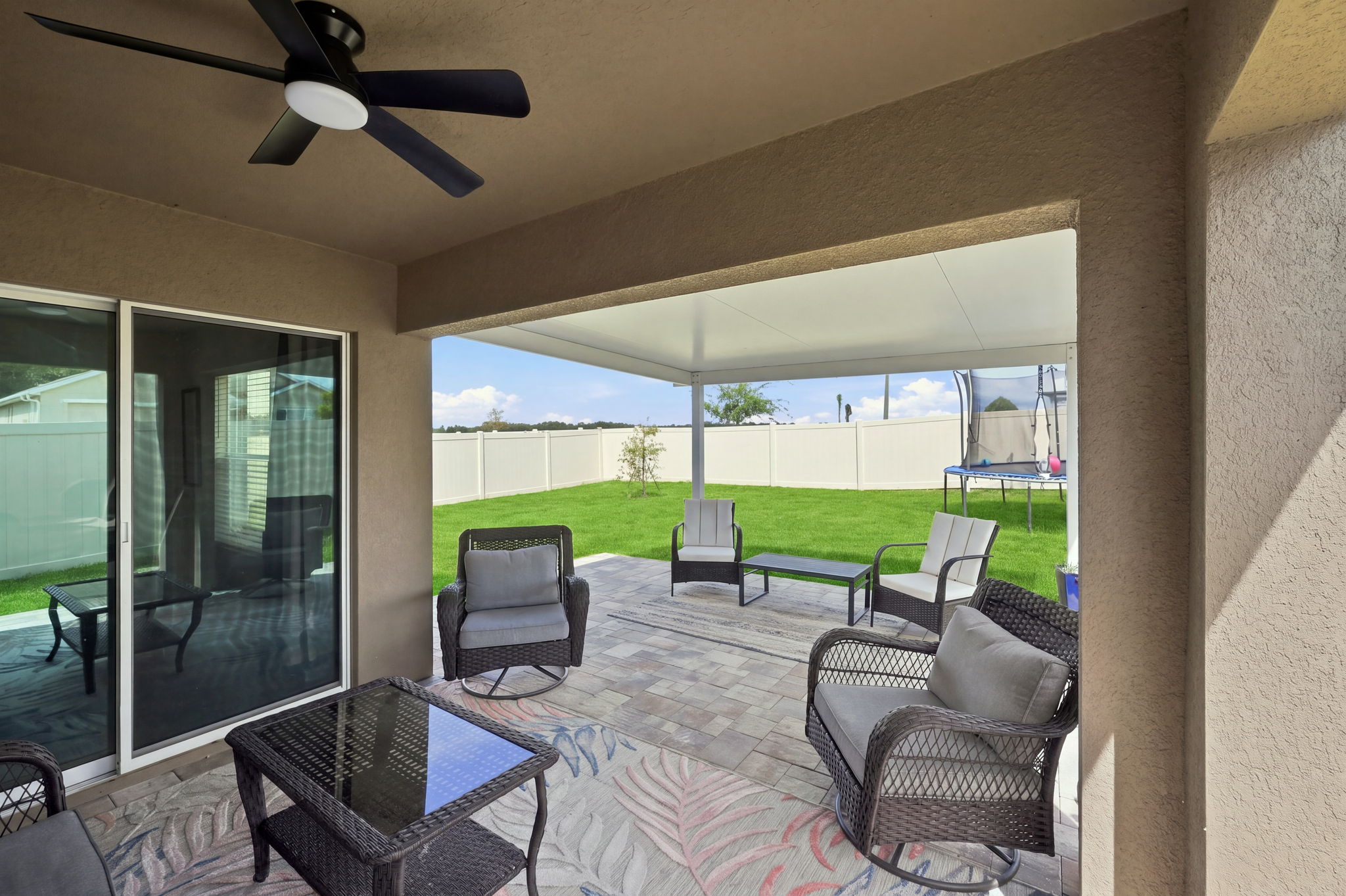 Patio5-e