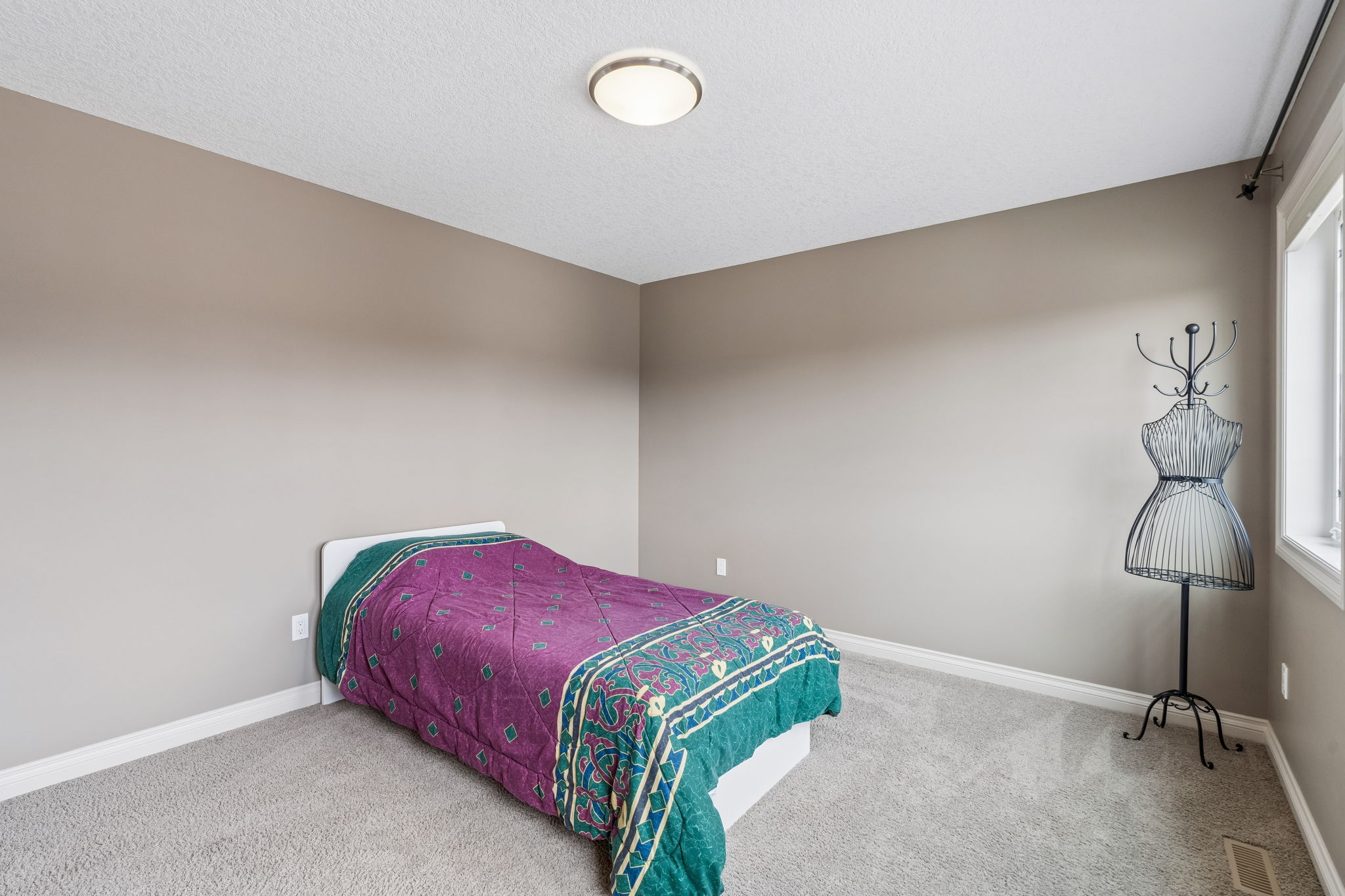 09.01.2026 - Noorin Nurani - 132 Aspenshire Dr S W_45