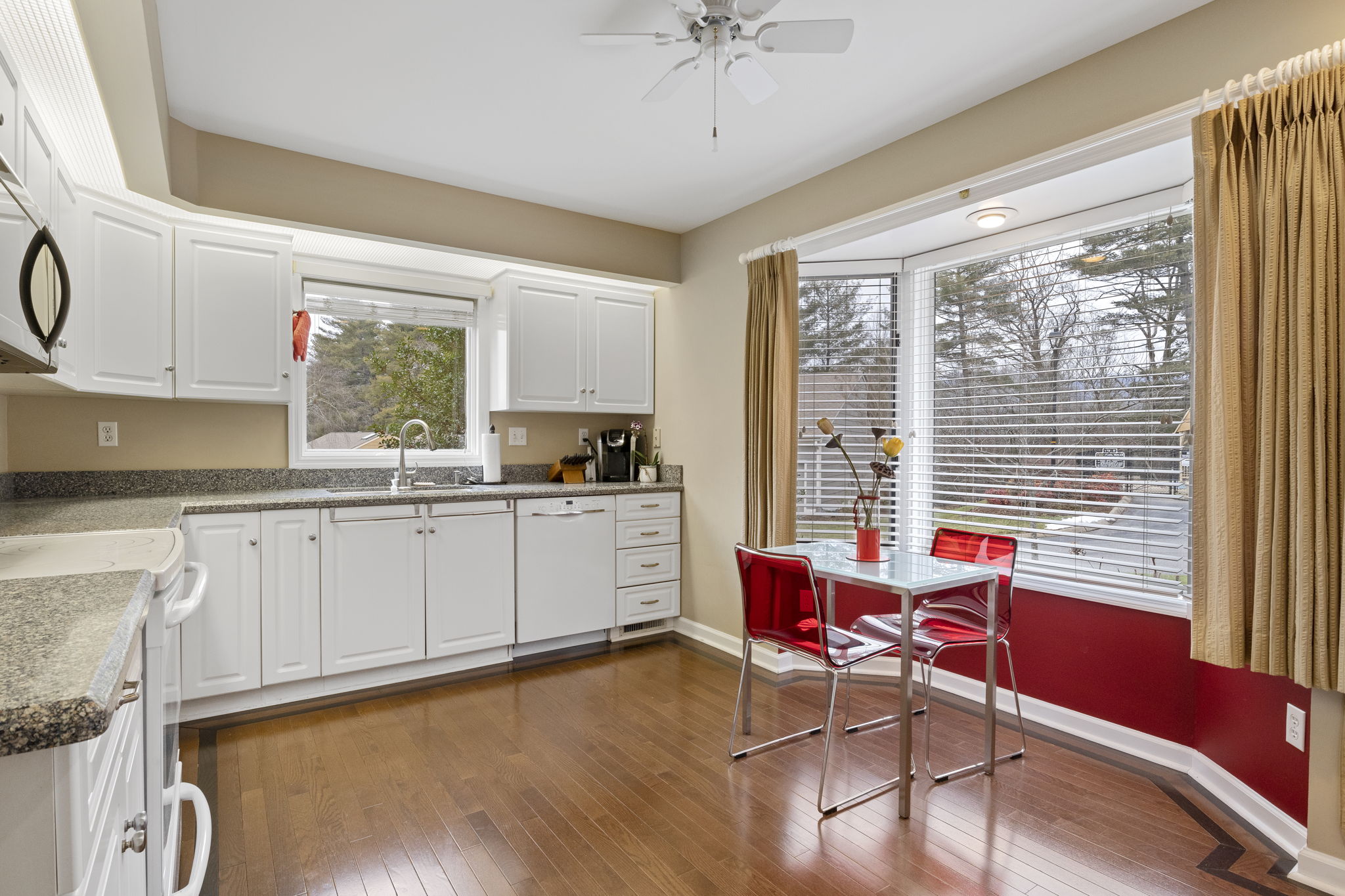 132 Beaver Ridge Rd, Asheville, NC 28804, USA Photo 11