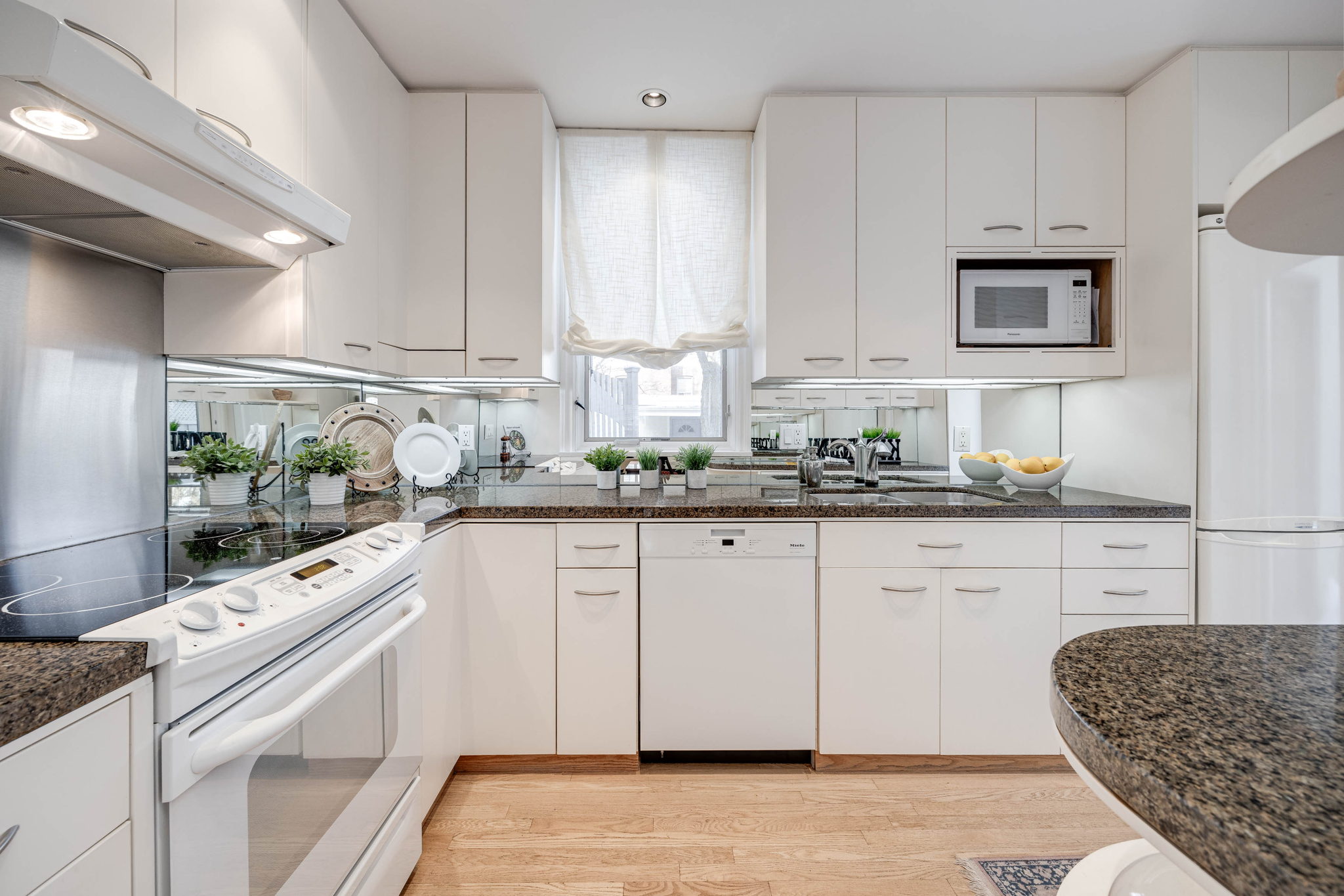 Toronto property showcase — delivered property photograph 33