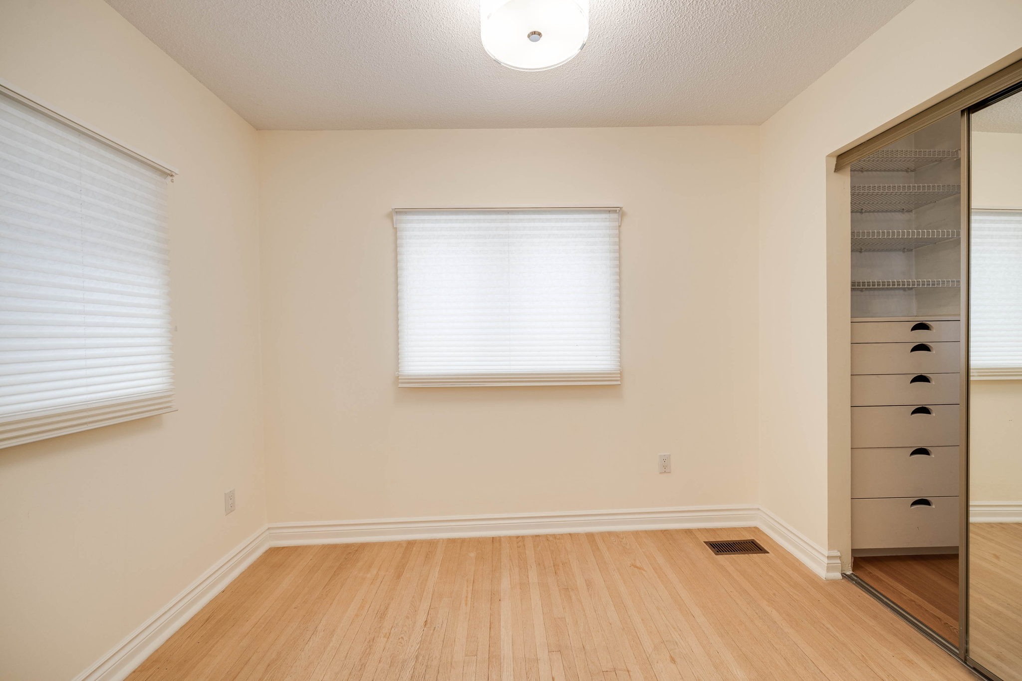 Toronto property showcase — delivered property photograph 10