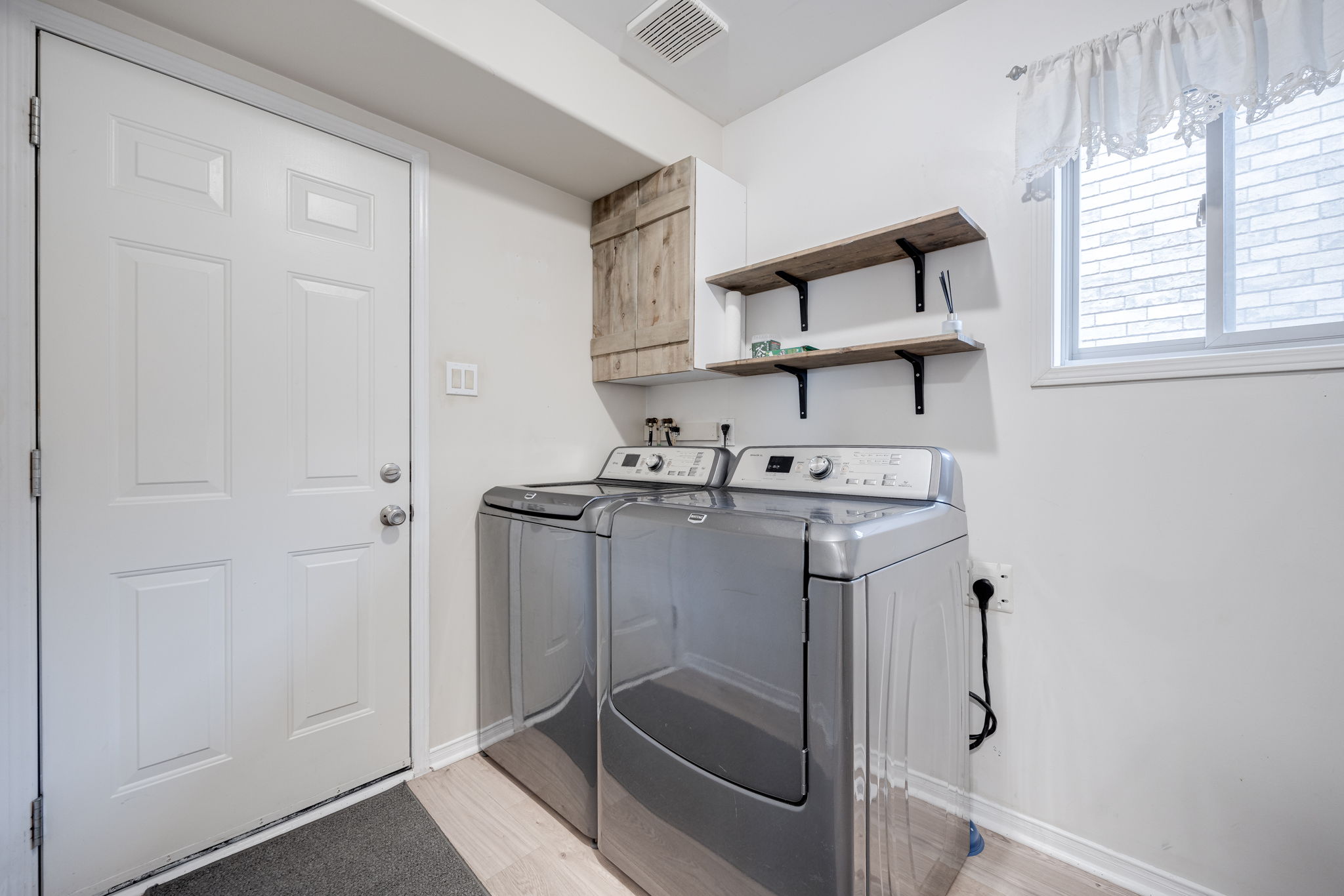 Barrie property showcase — delivered property photograph 20