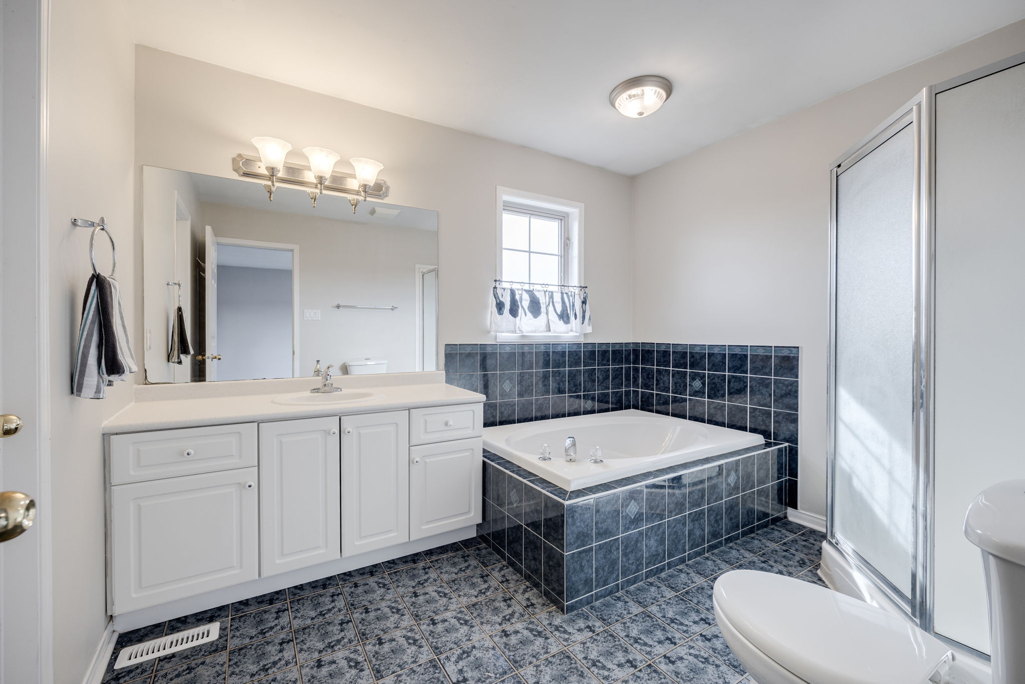 Barrie property showcase — delivered property photograph 35