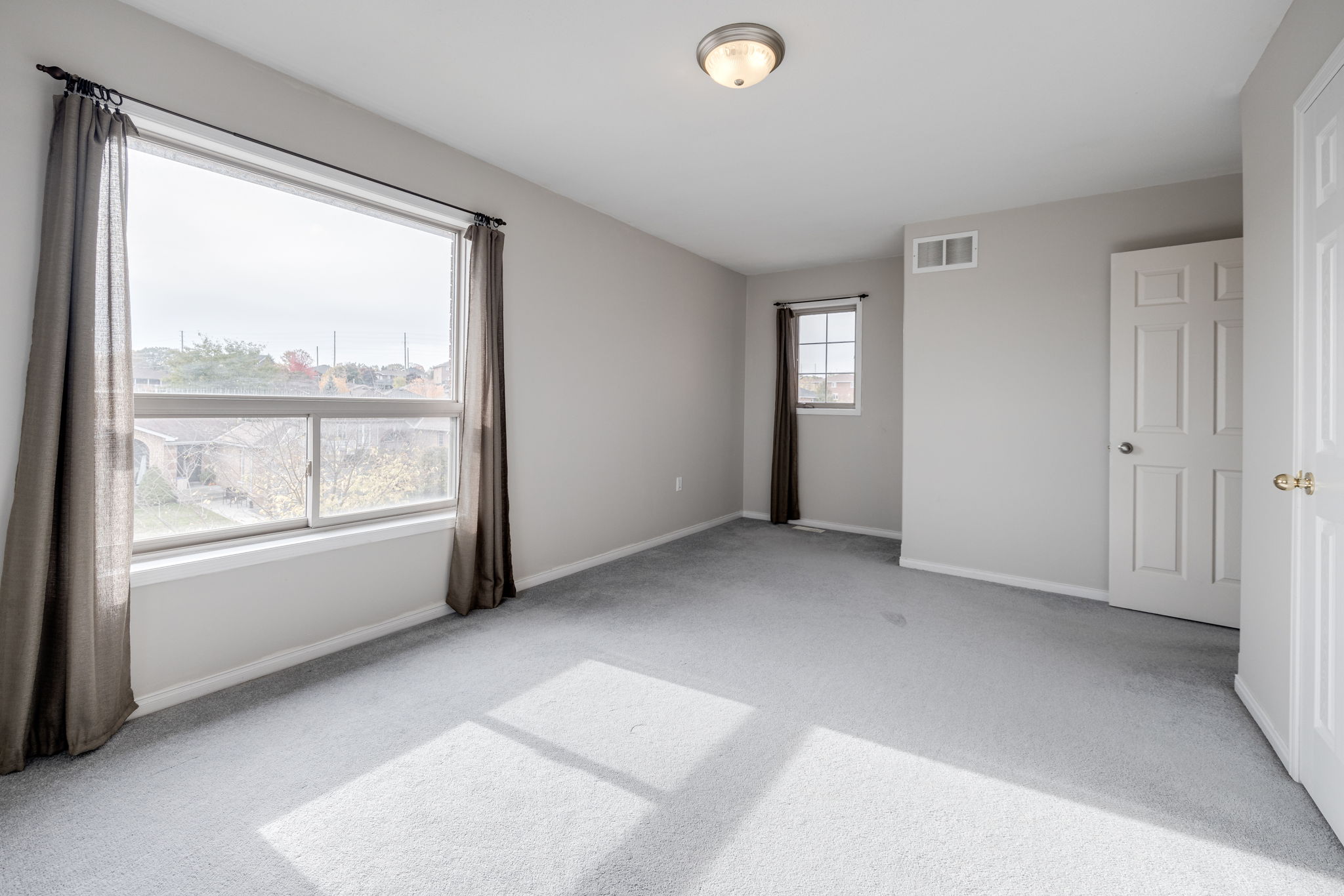 Barrie property showcase — delivered property photograph 27