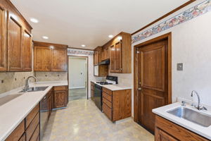 012_F8_132 Cedar Ln