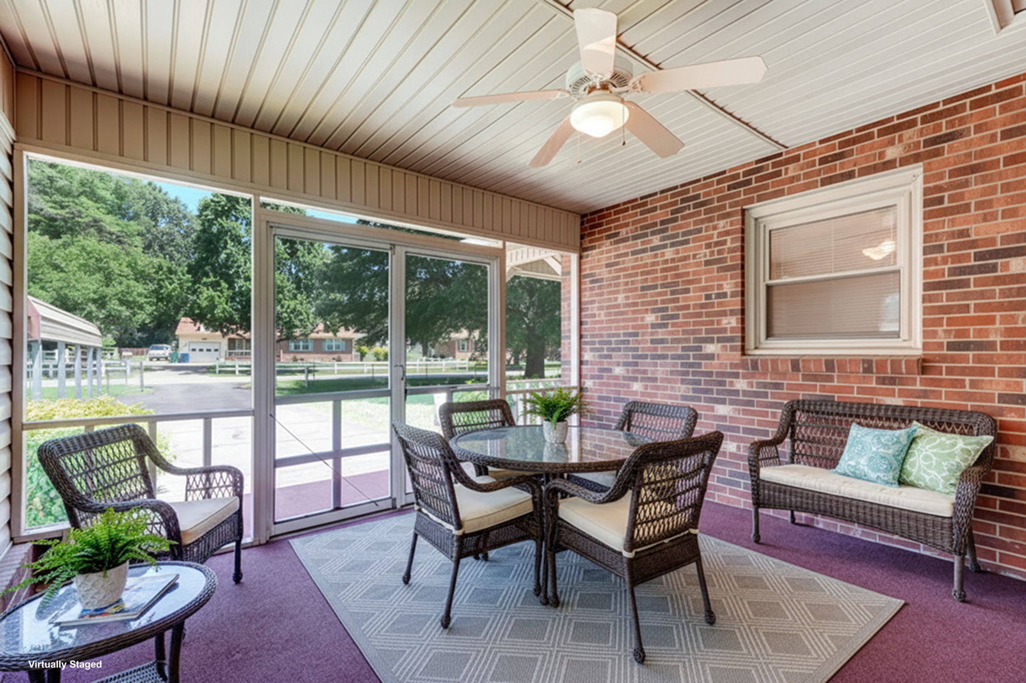 Screened-in Porch