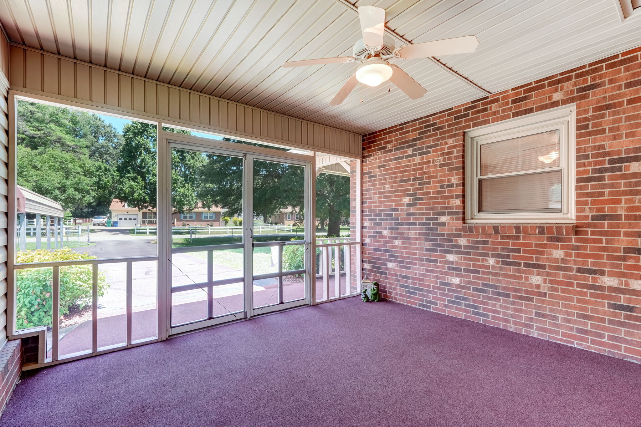 Screened-in Porch