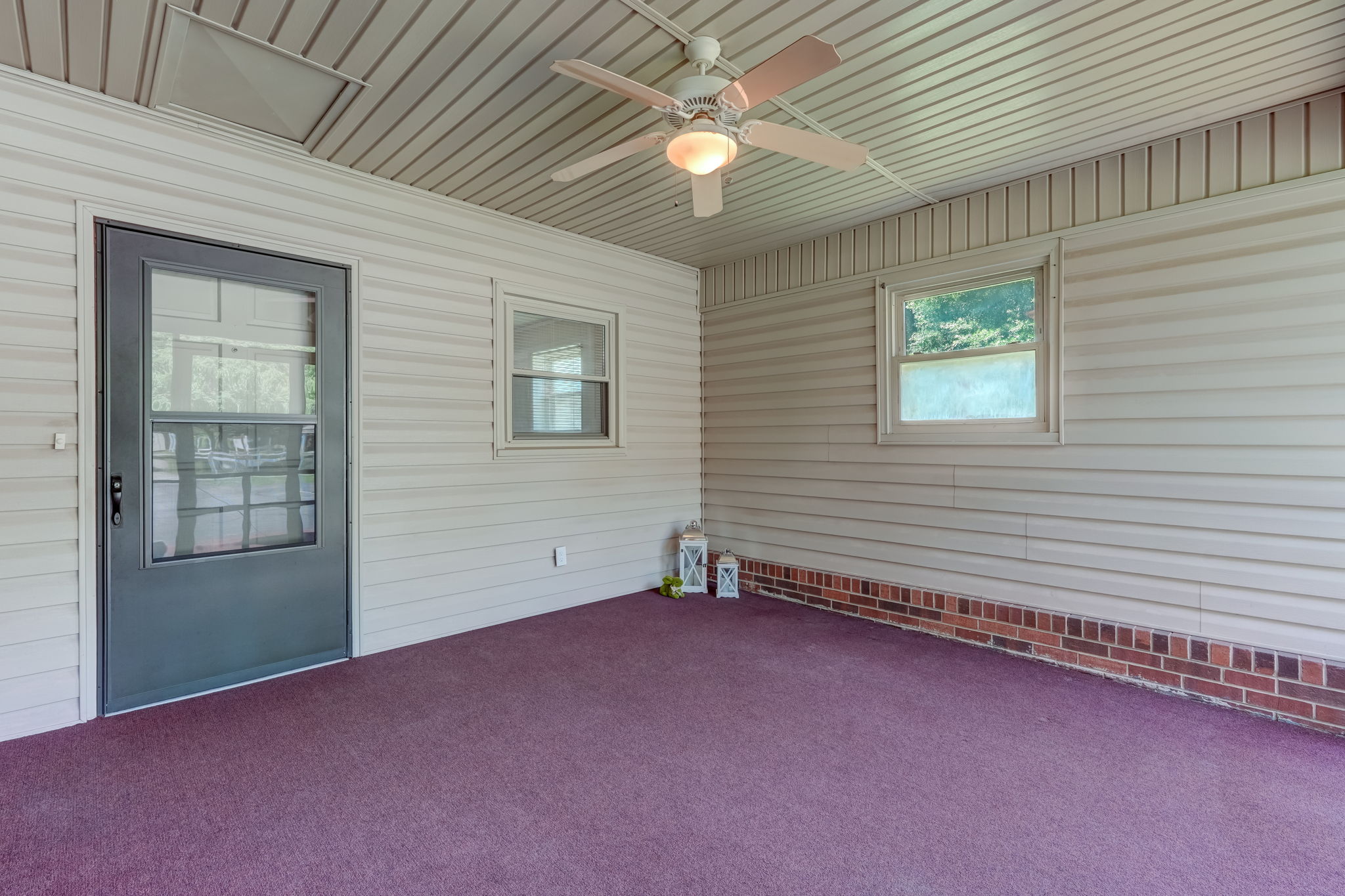 Screened-in Porch