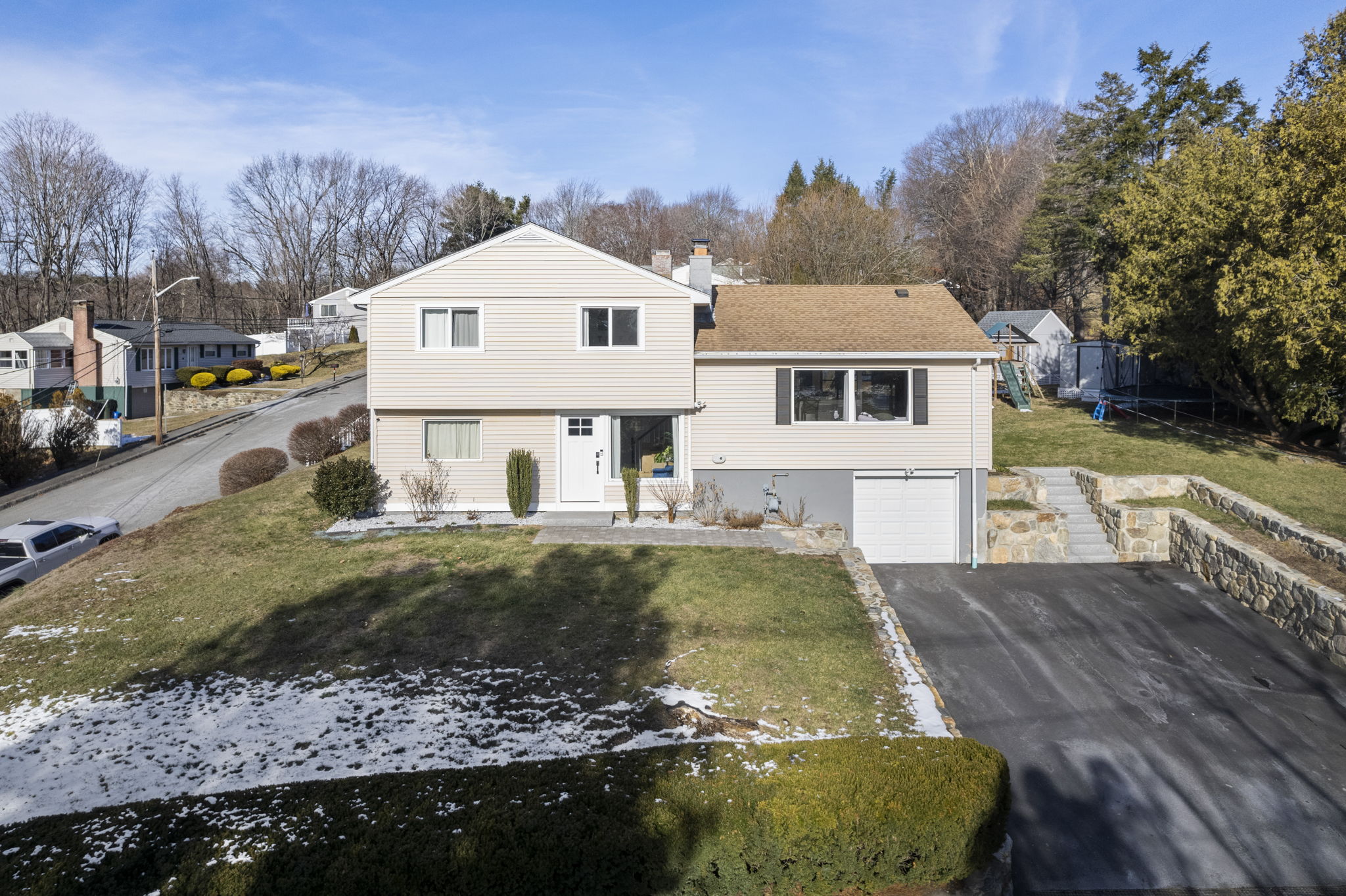 132 Concord Rd, Marlborough, MA 2