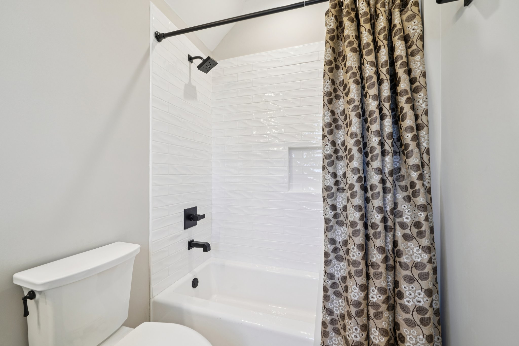 Elyton Dr-S2001-061.jpg