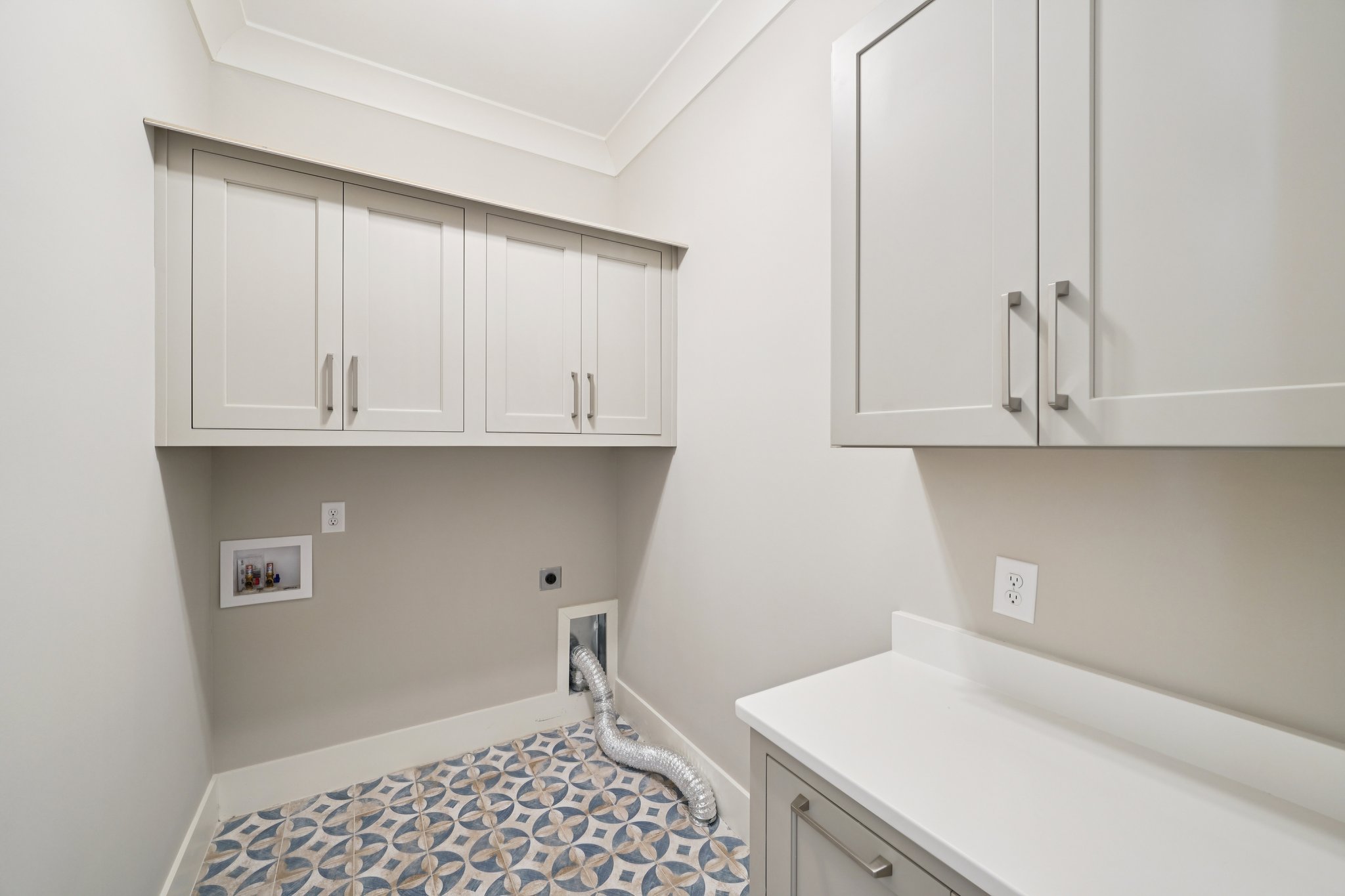 Elyton Dr-S2001-068.jpg