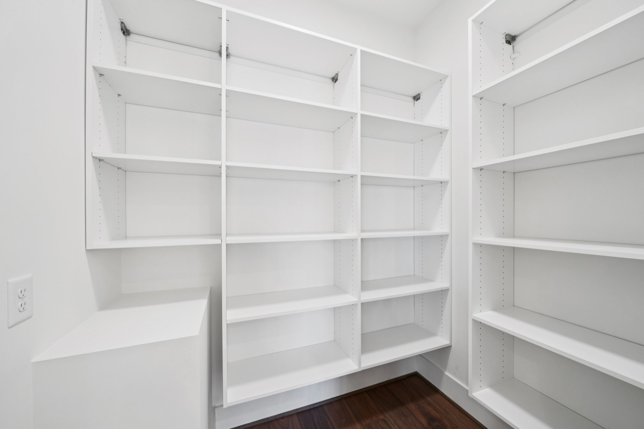 Elyton Dr-S2001-069.jpg