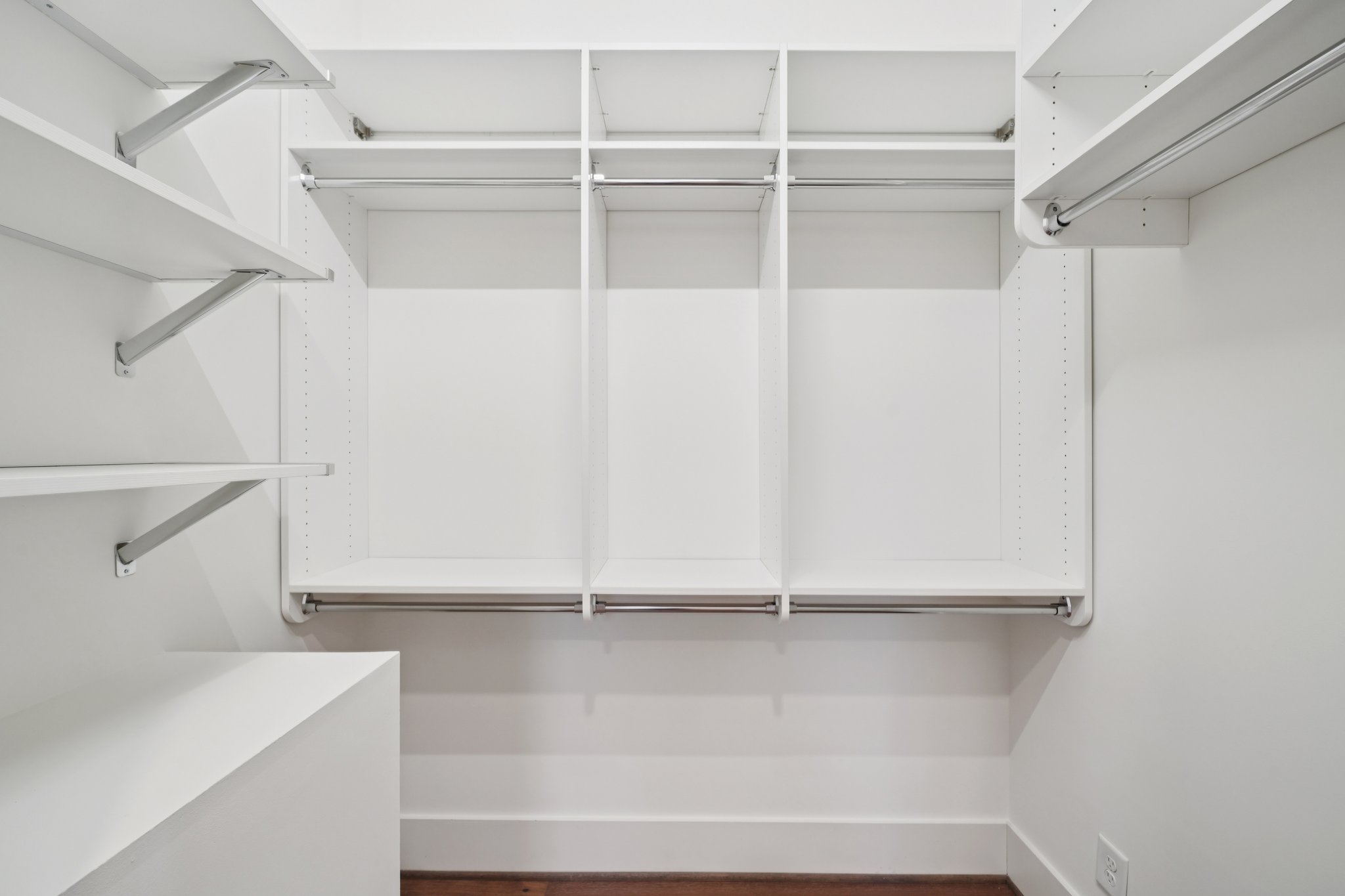 Elyton Dr-S2001-071.jpg