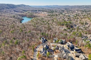 Elyton Dr-S2001-081.jpg