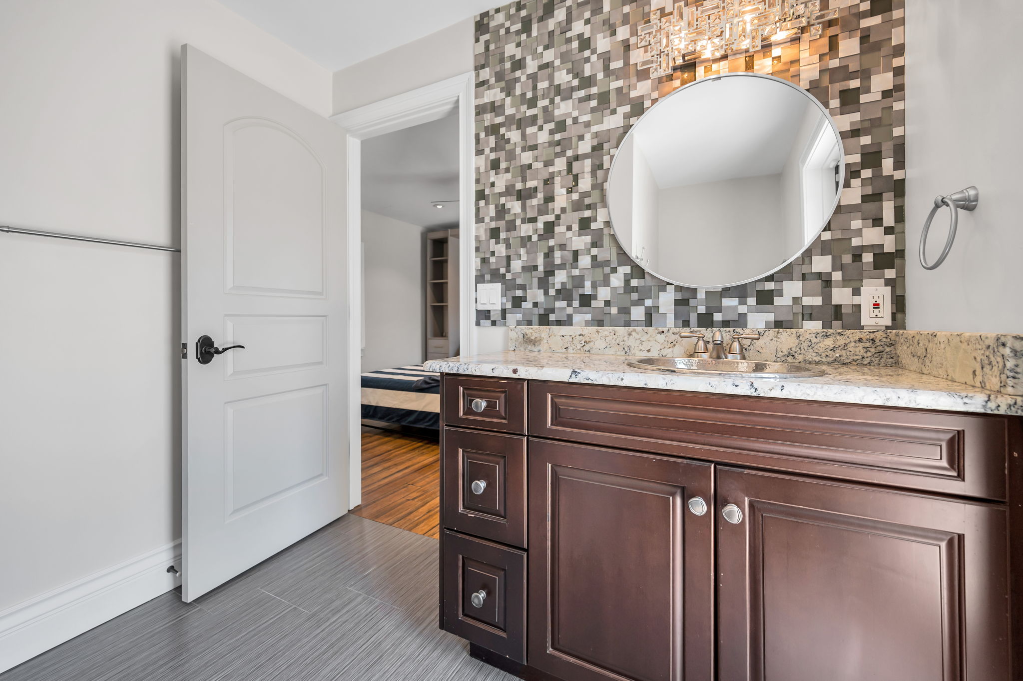 Guest Bathroom1c